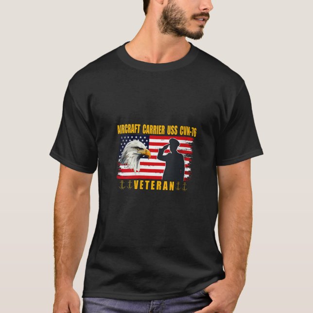 KVINNOR USS CVN 76 Flygfraktfirman Veterans Day Fa T Shirt (Framsida)