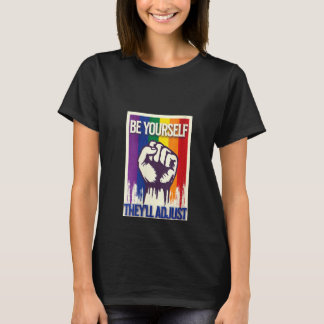 Kvinnor Var Själv De Kommer Att Anpassa Sig Pride  T Shirt