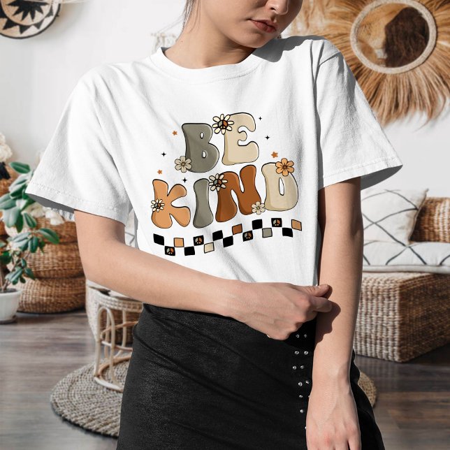 Kvinnor, var vänliga till T-Shirt, inspirerande T Shirt (Skapare uppladdad)