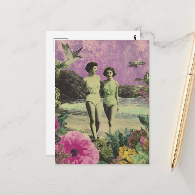 Kvinnor vid Beach Walking Vykort (Fram/Back In Situ)