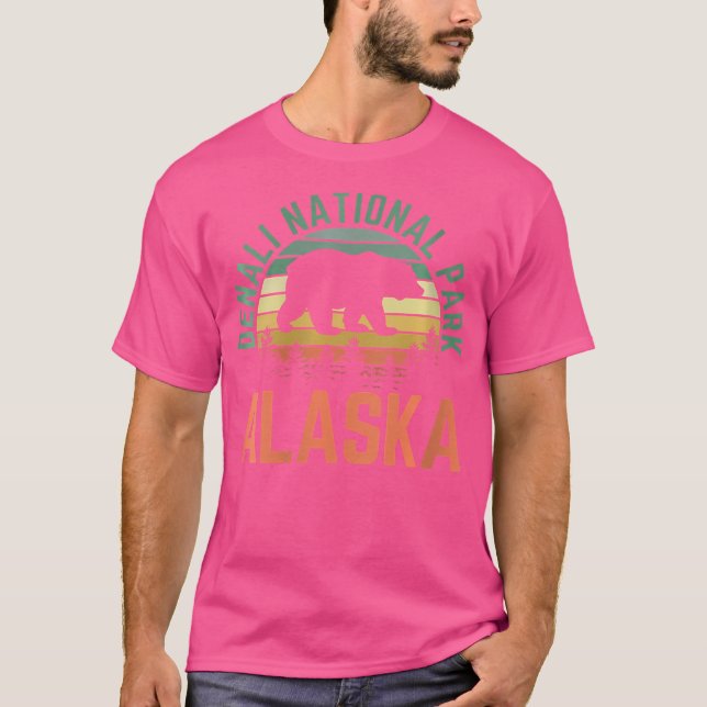 Kvinnorna i Denali nationalpark Alaska föder upp v T Shirt (Framsida)