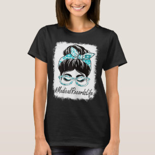 Kvinnors medicinska journaler, Messy Bun, blekt vä T Shirt