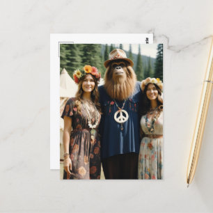 Kvinnors och sasquatch Retro Hippies-festival Vykort