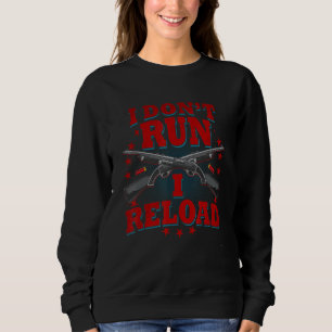 Kvinnors pistol Jag laddar om Jag springer int T Shirt