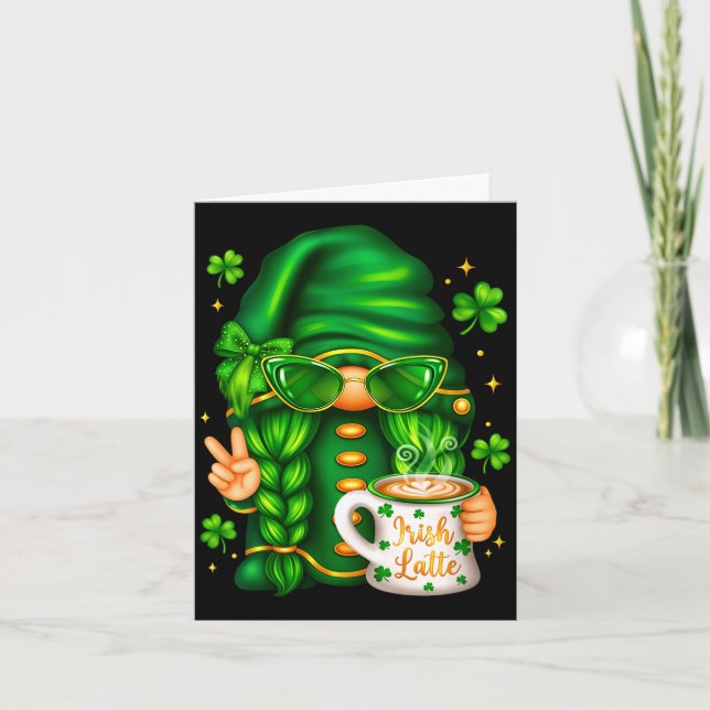 Kvinnors söta st patricks dag tomte dricker kaffe kort (Framsida)