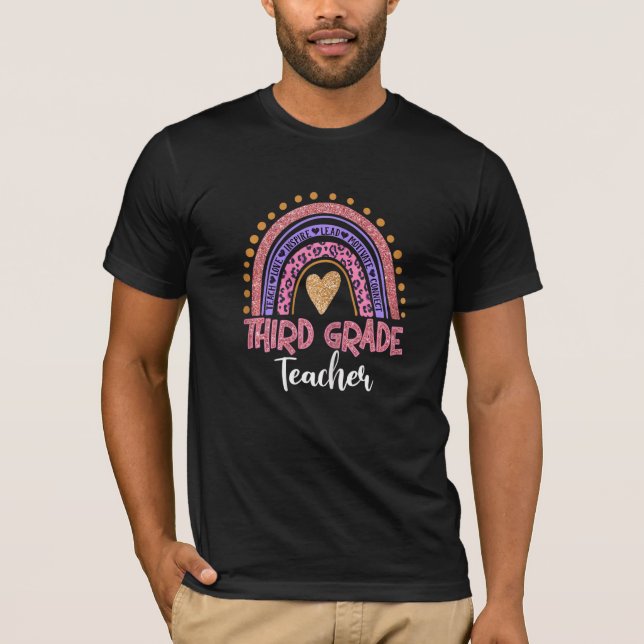 Kvinnors tredje Klass-lärare Leopard Rosa Rainbow  T Shirt (Framsida)