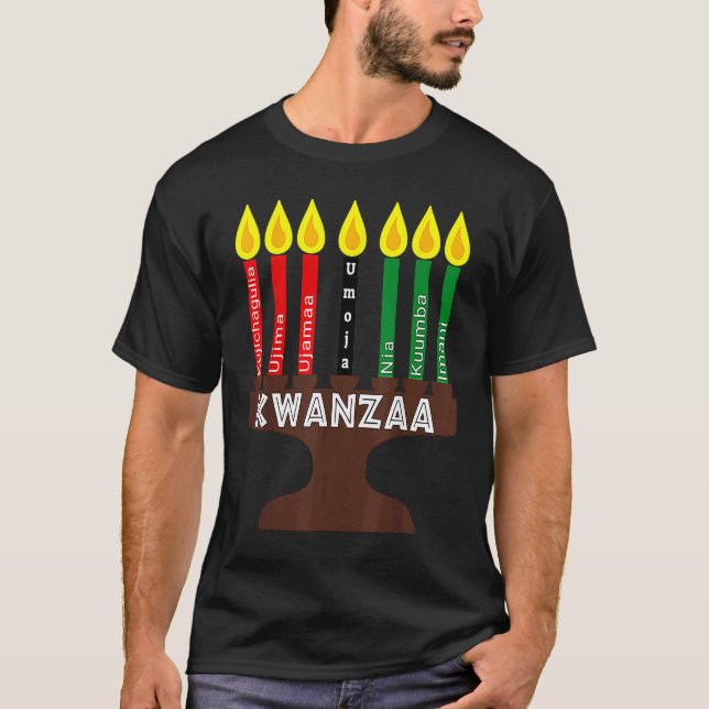 Kwanzaa Kinara Mishumaa med 7 principer T Shirt (Framsida)