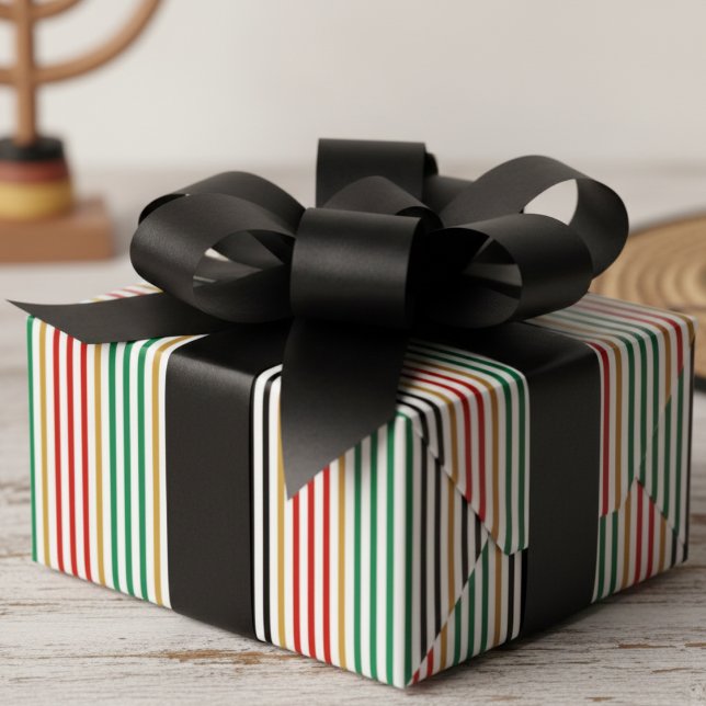 Kwanzaa Röd, Svart, Grön & Guld Randig Presentpapper (African Kwanzaa Wrapping Paper. Black, Red, Green & Gold Africa Colors Stripes. Thin Striped Lines)