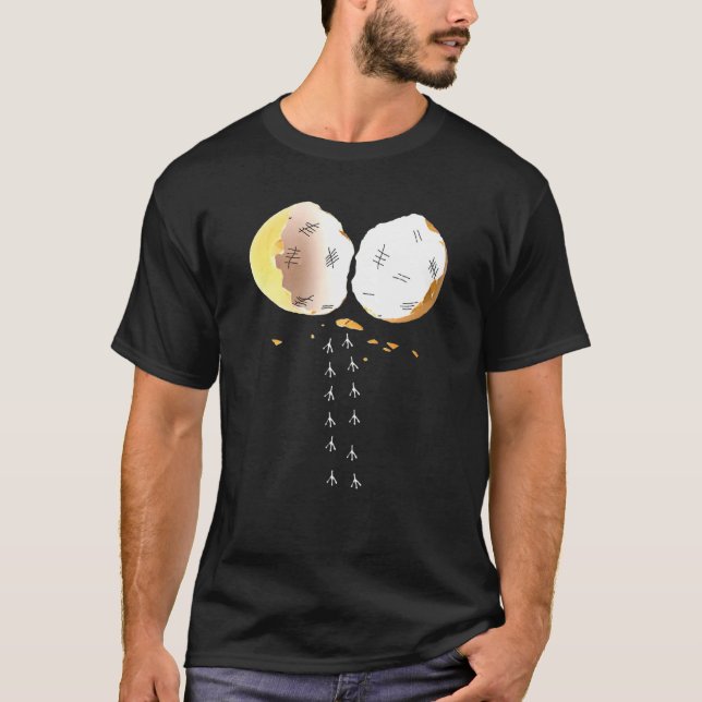 Kycklingavtryck som lämnar sprucket ägg t shirt (Framsida)