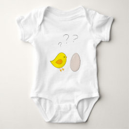 Kycklingen eller äggens söta tecknad för påsk t-shirt