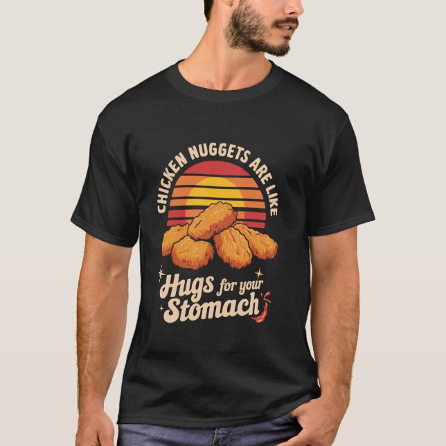 Kycklingnuggets är som kramar för din Retro Chick T Shirt (Framsida)