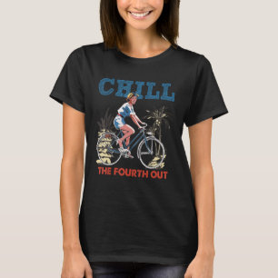 Kyl fjärde utsidan av Retro-cykelflickan Lycklig 4 T Shirt