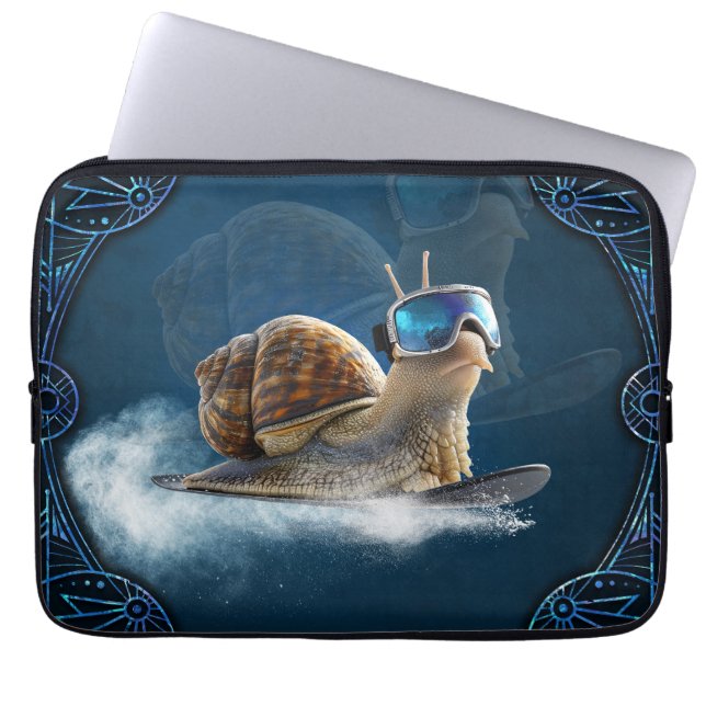 Kylare än resten, snöbordningen snigel. laptop fodral (Framsidan)