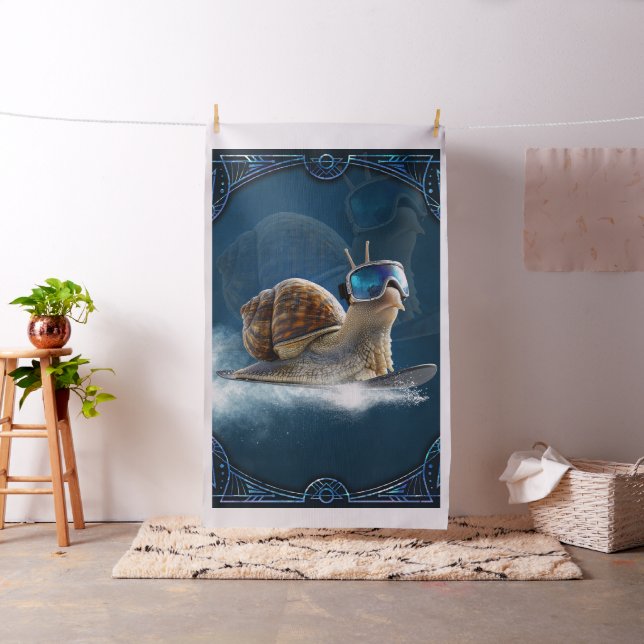 Kylare än resten, snöbordningen snigel. tyg (In Situ)