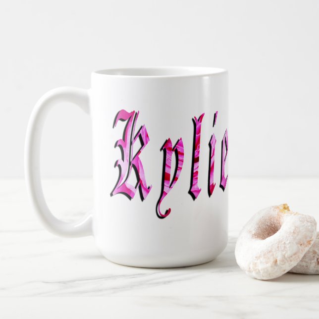 "Kylie" Blommig Rosa Kylie Namn, Kaffemugg (Med munk)