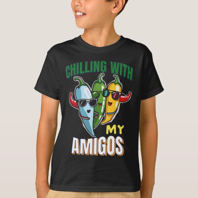 Kylning med min amigas cinco de Mayo Chilly Peppe T Shirt (Framsida)