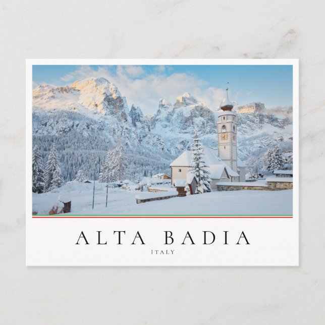 Kyra täckt i snö med berg i bakgrunden vykort (Framsida)