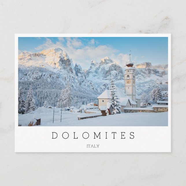 Kyra täckt med snö med berg i bakgrunden vykort (Framsida)