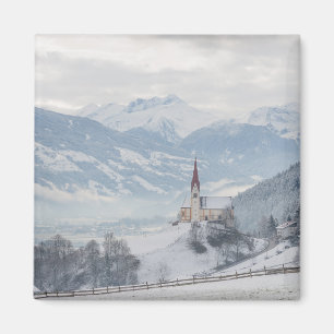 Kyrka i Zillertal i vintermagnet Magnet