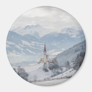 Kyrka i Zillertal i vinterrundamagnet Magnet