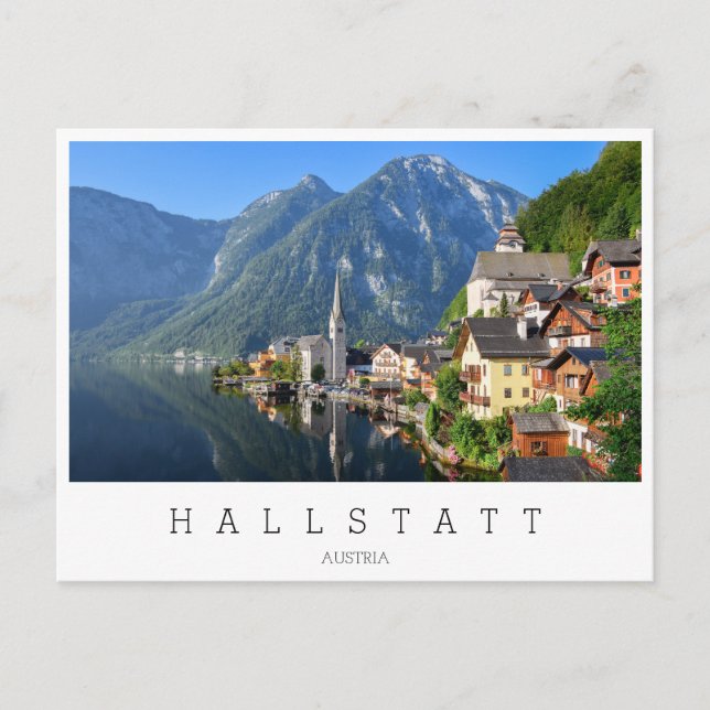 Kyrka och by Hallstatt, Österrike med Alperna Vykort (Framsida)