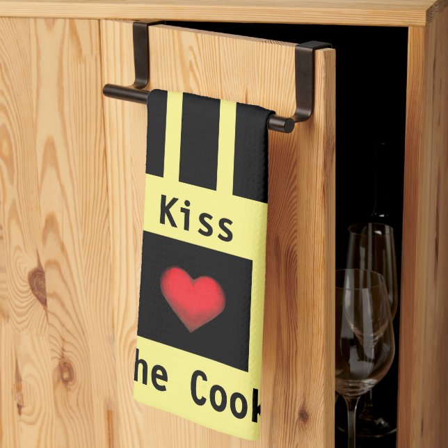 Kyss Anpassadet Gult Kitchen Towel Kökshandduk (Thirds Fold)