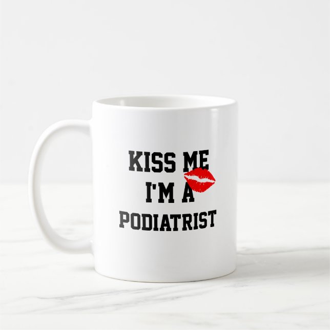 Kyss mig, jag är en fotterapeut-mugg kaffemugg (Vänster)