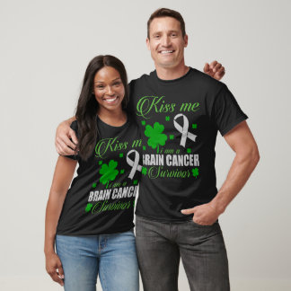 Kyss Mig Överlevare av Hjärncancer St. Patricks Da T Shirt