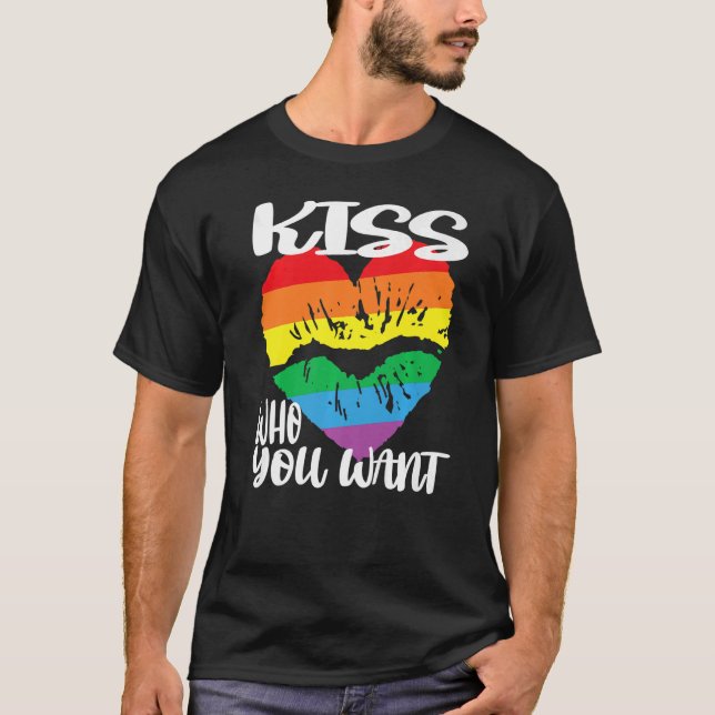 kyss som du vill ha regnbåge i hjärtformen t shirt (Framsida)