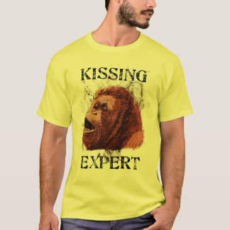 Kyssa för Orangutan som är sakkunnigt Tee Shirt