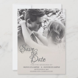 Kyssande brudpar i monokrom inbjudningar