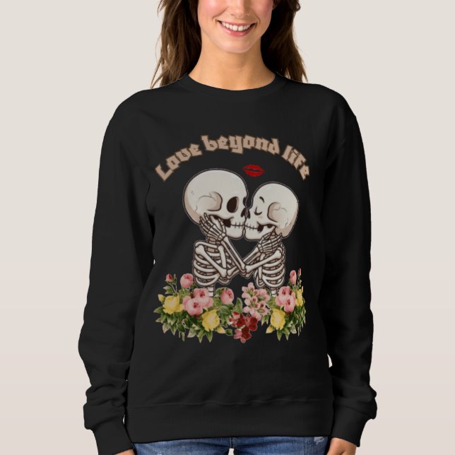 Kyssande skelettpar med blomgotik t shirt (Framsida)