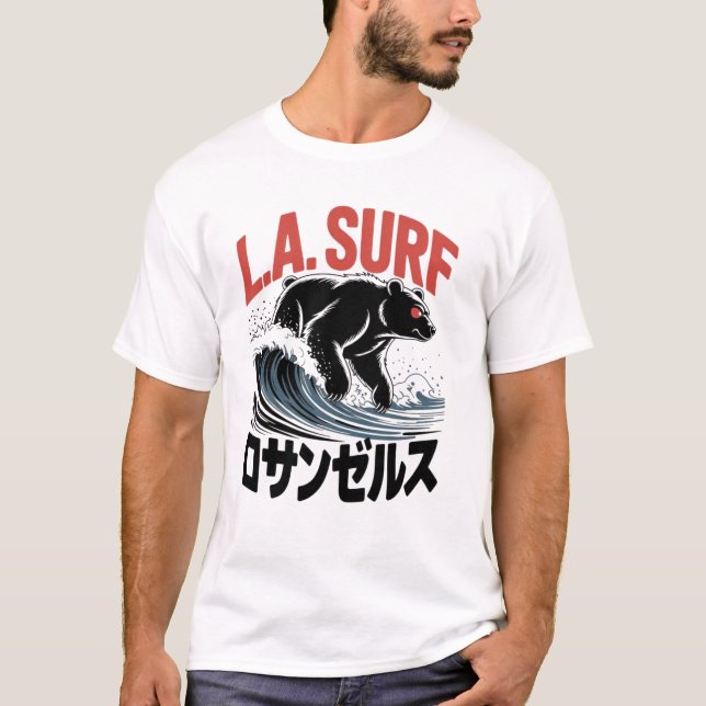 L.A. Surf Bear Japanese Typography T Shirt (Framsida)