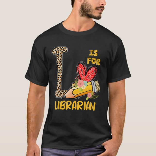 L är för bibliotekarisk avskrivning från leopard t t shirt (Framsida)