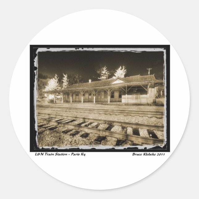 L&N Passagerardepå Runt Klistermärke (Framsida)