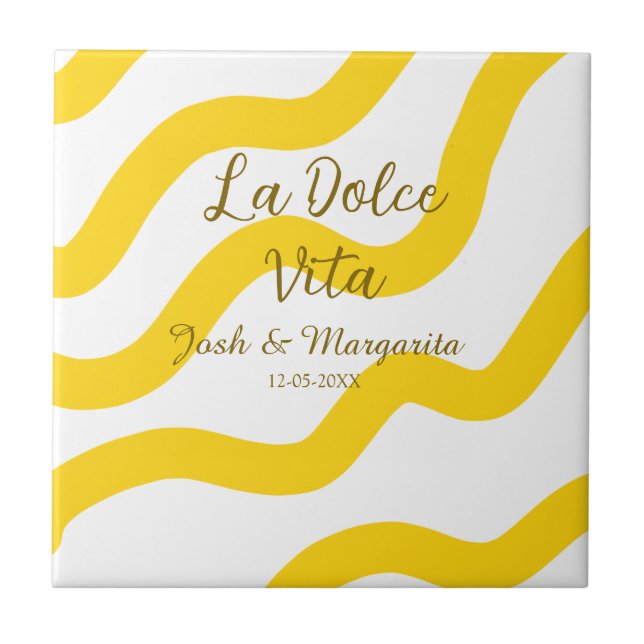 La Dolce Vita gult bröllop par Namn date glit Kakelplatta (Framsidan)