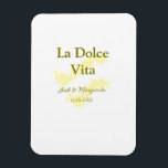 La Dolce Vita gult bröllop par Namn date glit Magnet<br><div class="desc">utformning</div>