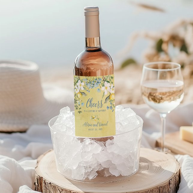 La Dolce Vita Lemon Bröllop Vin Flaska Vinflaska Etikett (Toast to love—wine labels that turn bottles into memorable favors.)