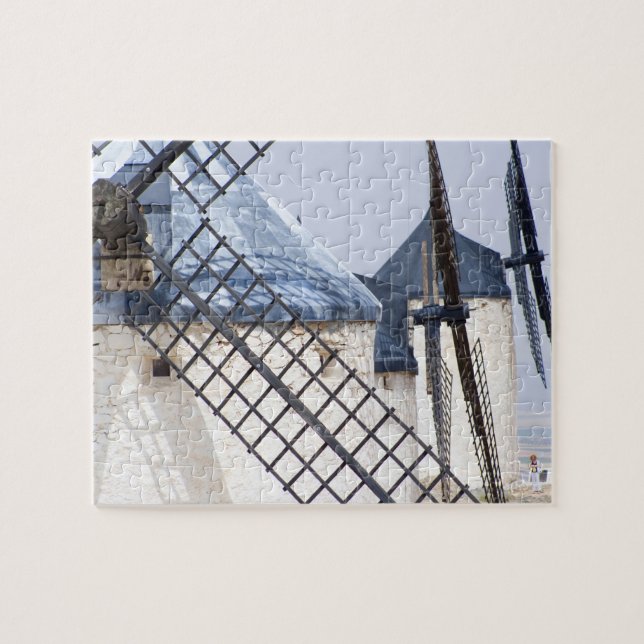 La Mancha, Spanien. Don Quixote skrynkligt lutad v Pussel (Horisontell)