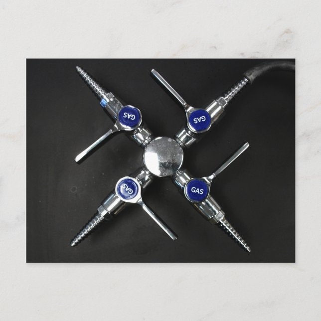 Laboratorie gasventiler på labbänken vykort (Framsida)