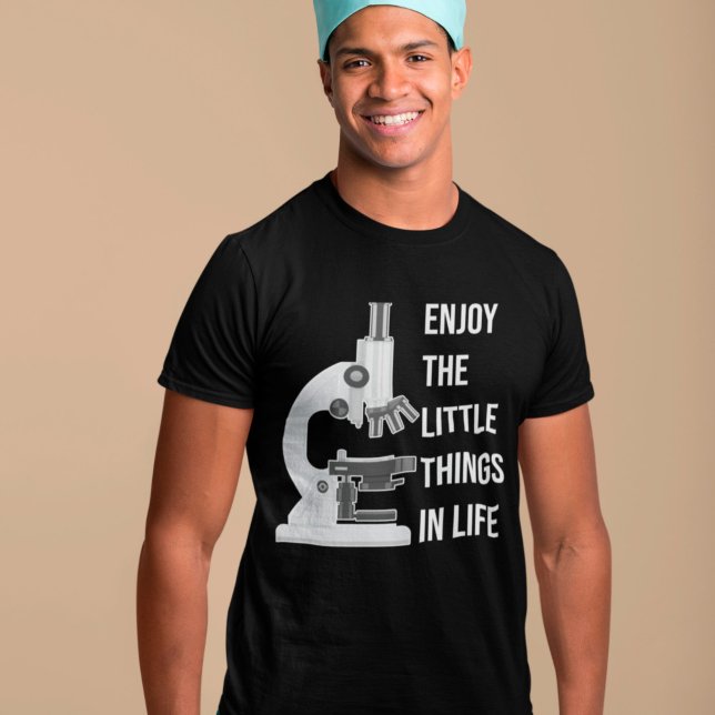 Laboratorium för biologer med mikroskop t shirt (Skapare uppladdad)