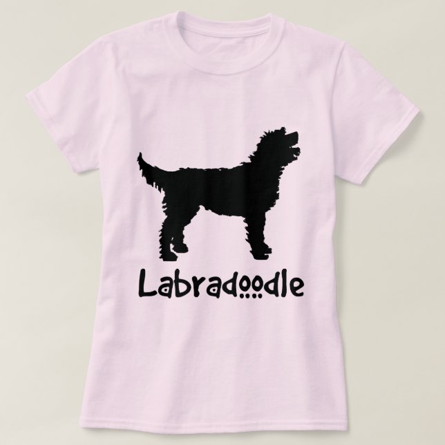 Labradoodle med kall text (i svart) tee shirt (Design framsida)