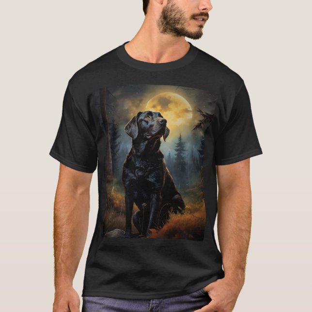 Labrador-hämtning på en månbelyst natt t shirt (Framsida)