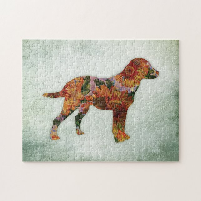 Labrador Hund Blommigt på Grönt Pussel (Horisontell)