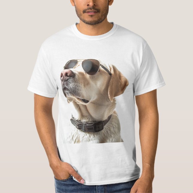 Labrador med solglasögon t shirt (Framsida)