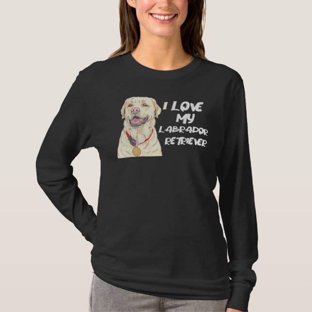 Labrador Retriever bar en gyllene Medal i Kärlek M T Shirt (Framsida)