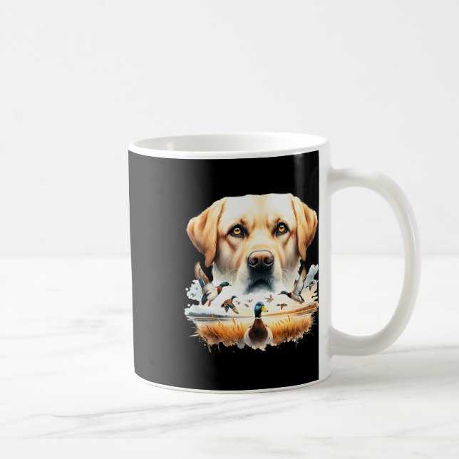 Labrador Retriever med Mallard Ankor som jagar Ank Kaffemugg (Höger)