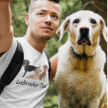 Labrador Retriever Pappa Chocolate Black Gult T Shirt<br><div class="desc">Den här designen skapades från min fluid-akrylmålning. Det kan vara personlig genom att klicka på anpassningsknappen och ändra namn, initialer eller ord. Du kan också ändra texten färg och stil eller ta bort texten för en bilddesign. Kontakta mig på colorflowcreations@gmail.com om du vill ha denna design på en annan produkt....</div>