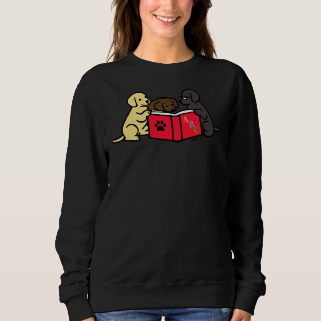 Labrador Retriever Puppies Läser Bok T Shirt (Framsida)