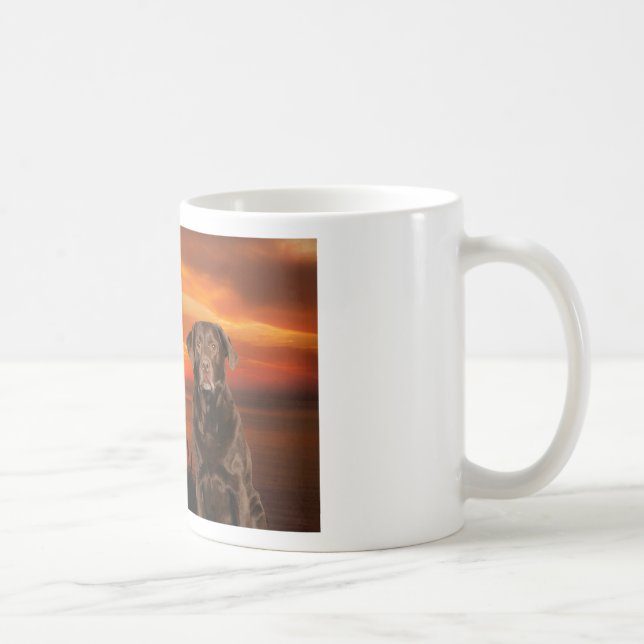 Labrador Retriever Sitta bredvid Sunset Hund Kaffemugg (Höger)